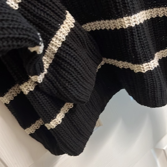 American Eagle striped sweater size medium - Picture 5 of 7